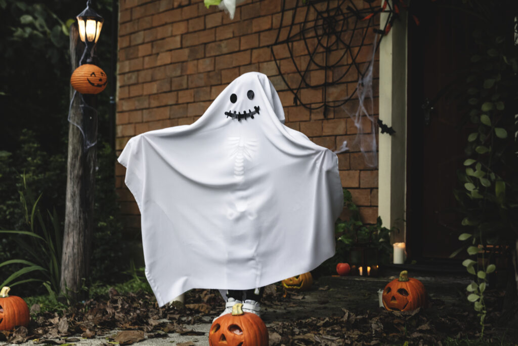 Ghost costume for Halloween party